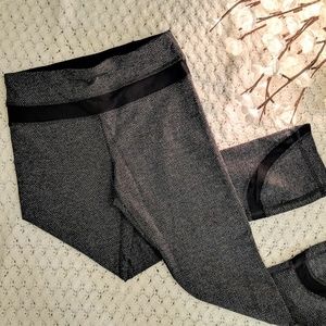 Lululemon | Herringbone Run Inspire Crop ✨